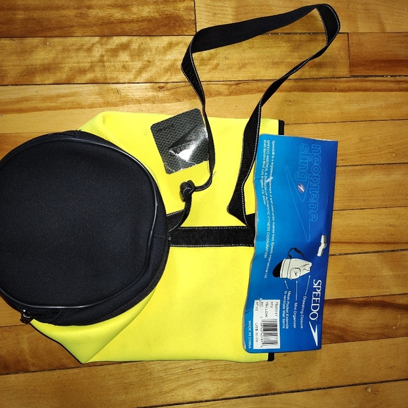 Speedo Sling Backpack. Speedo Sling Backpack. Neoprene with Strap. New with Tags - Picture 11 of 12